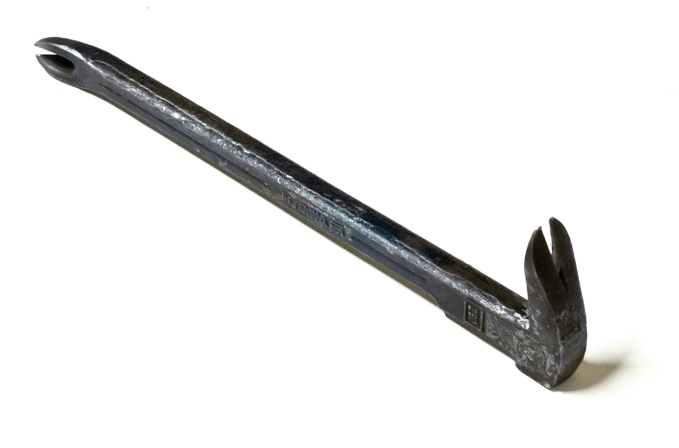 nail puller tool to remove nail from wood