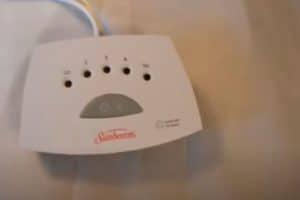 Why is My Sunbeam Heated Blanket Blinking? – Errors E,E2,F,F1,F2,FF –  Nimble Freelancer